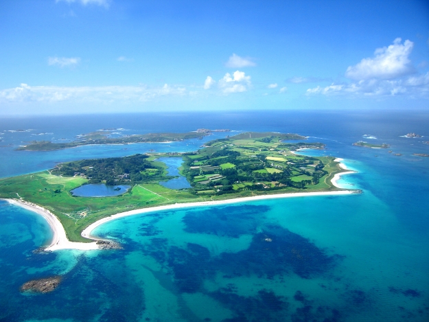 Smart Energy Islands project will deliver the platforms needed to manage renewables, energy storage and electric vehicles across the Isles of Scilly. Credit: Image: Tom Corser/Coray.